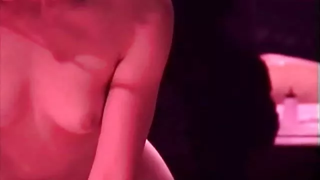 XXX hiçbir kayıt Sarışın amatör şeritler ve ilk döküm verir türkamatörpornolar