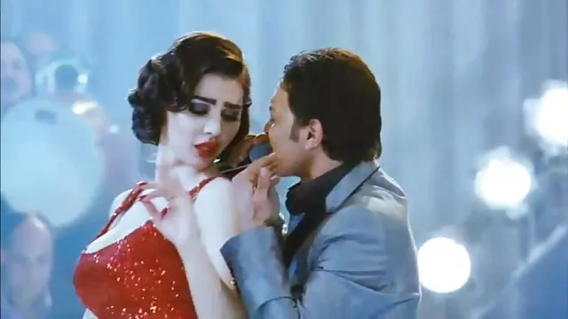 XXX hiçbir kayıt Roxanne çok uzun bir amatör türbanlı porn süre