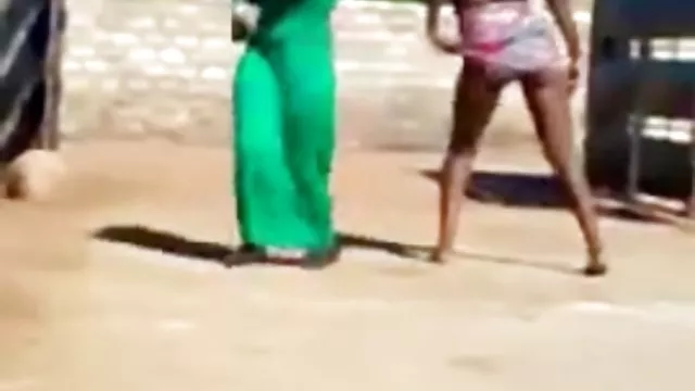 XXX hiçbir kayıt Küçük eşek amatör öğrenci pornosu