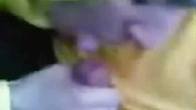XXX hiçbir kayıt Küçük dick ahbap yaşlı amatör pornolar tease
